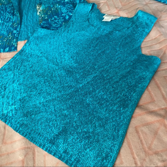 Lovely blazer & tank set - Picture 4 of 5